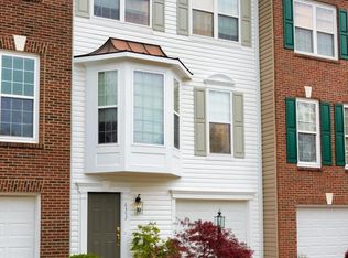 6352 Dunn Ct, Springfield, VA 22150