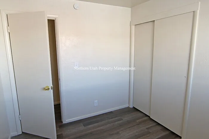 521 E 600 S — Photo 10