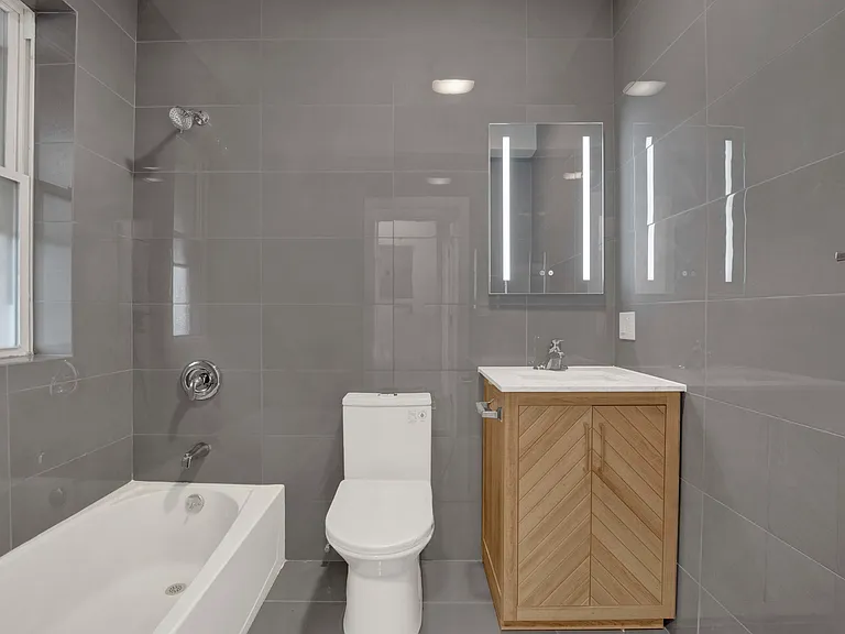 2456 N Hamlin Ave #2S — Photo 15