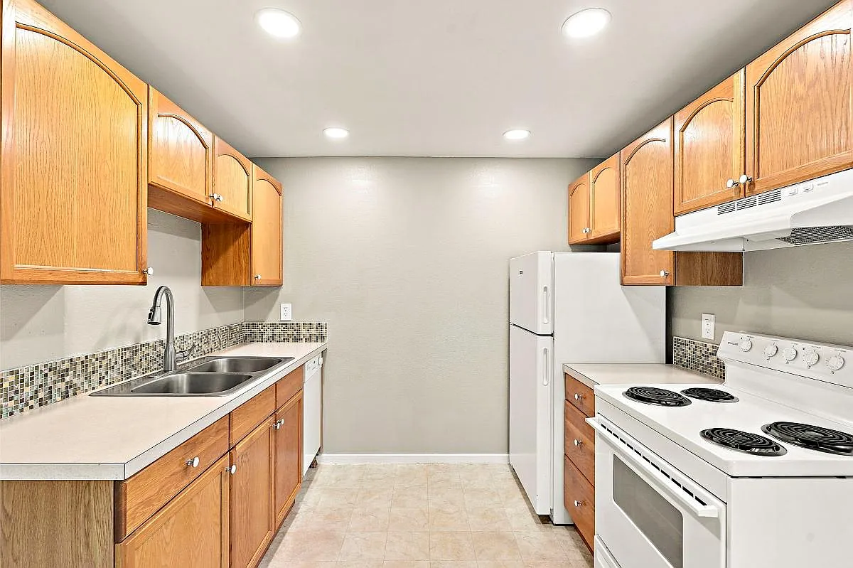 2 bed, 830 sqft, $1,500 — Photo 1