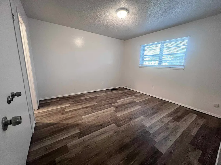 413 Meadow Lake Dr — Photo 11