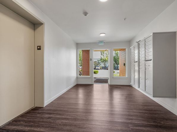 16919 SW Blanton St #302