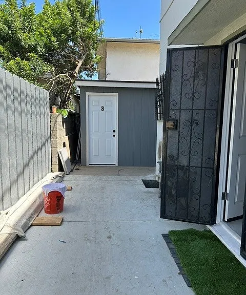 8811 S Budlong Ave — Photo 18