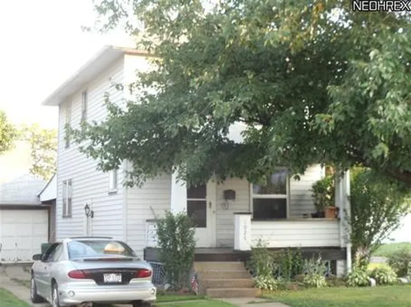 1026 College Ave NW, New Philadelphia, OH 44663