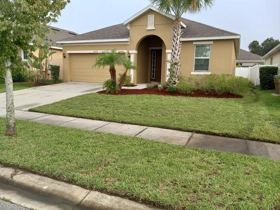 3008 Madelia Ln