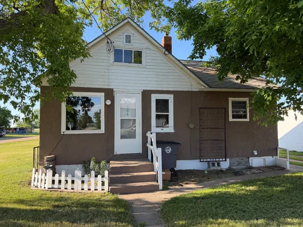 4 Avenue H W, Anamoose, ND 58710