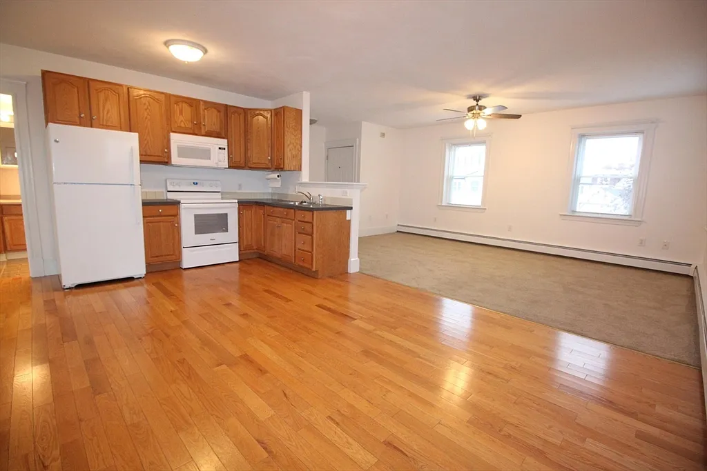 Building Photo - 341 Lynn St #1