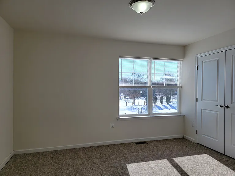 64 Rollins Ln — Photo 9