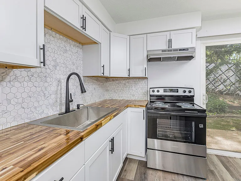 ORVILLE APARTMENTS — Photo 22