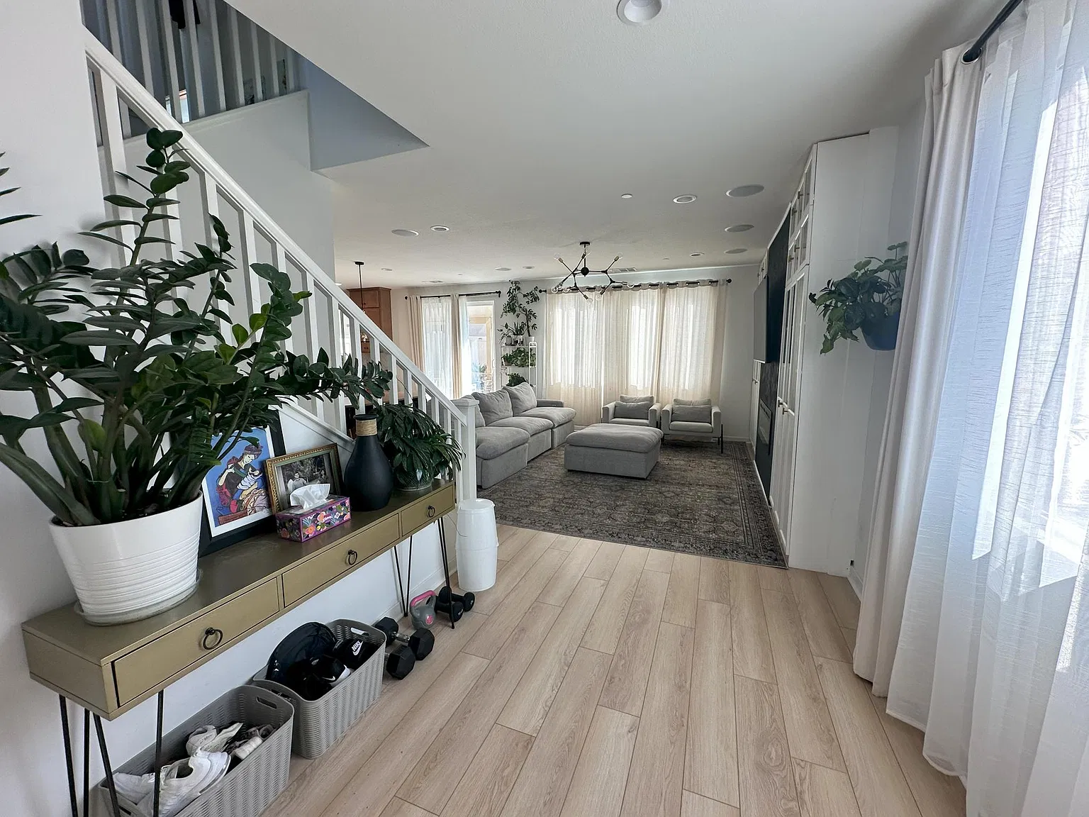 4 bed, 2227 sqft, $3,499 — Photo 2