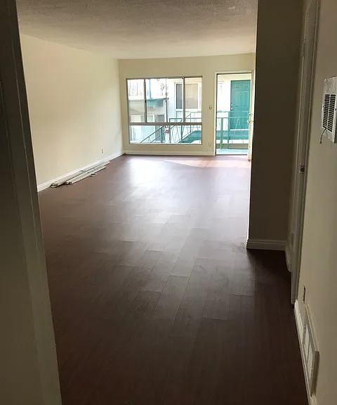 319 S Mariposa Ave #1 — Photo 13