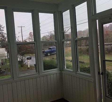 5th image of 4019 Hydro St