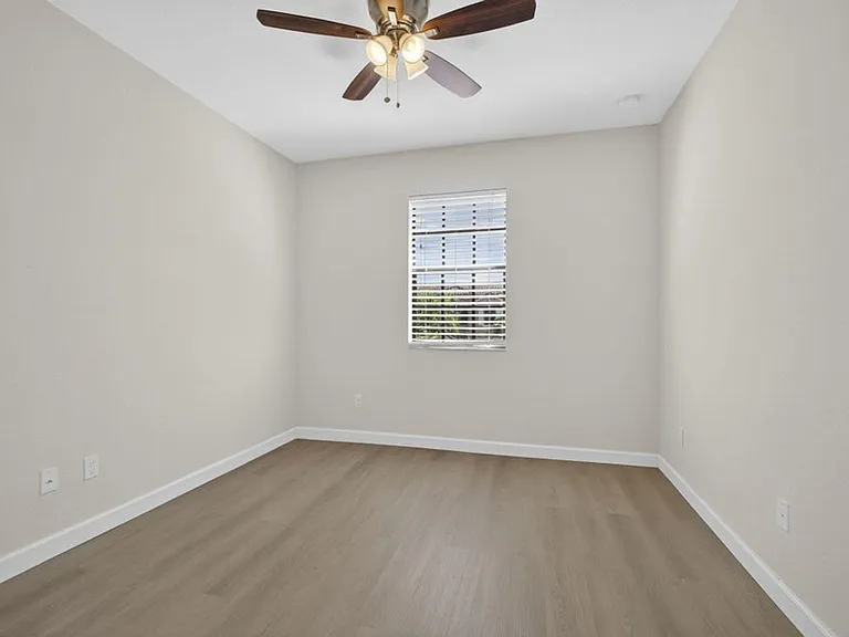 10348 Wellington Parc Dr — Photo 10