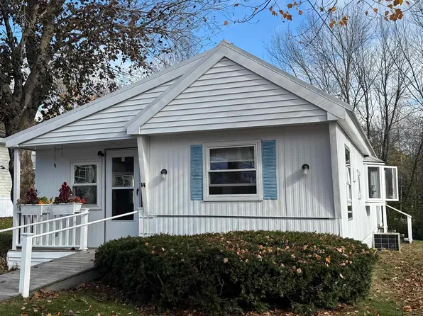 14 Meredith Drive, Hampstead, NH 03841