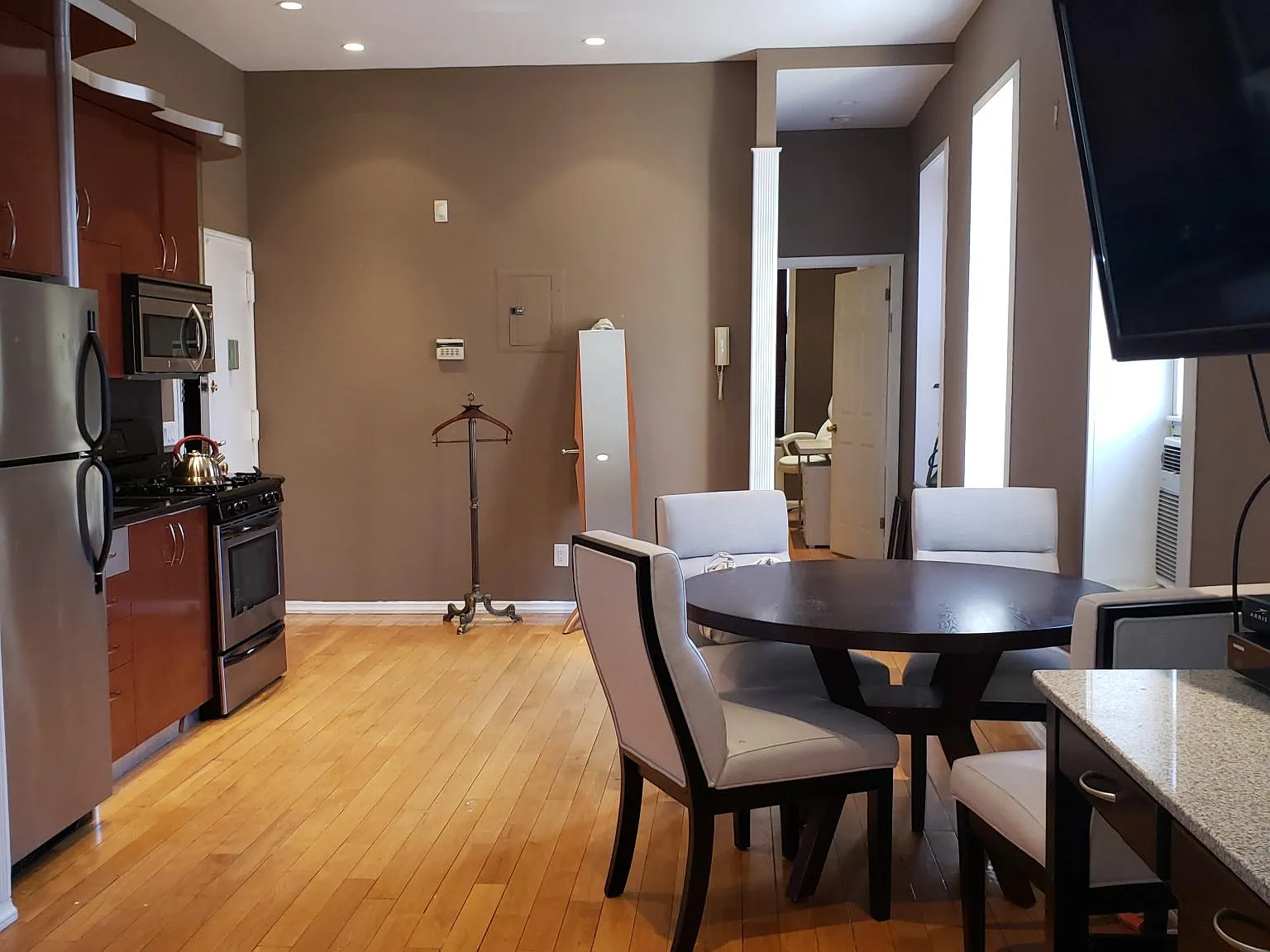 1 bed, 750 sqft, $2,800 — Photo 1