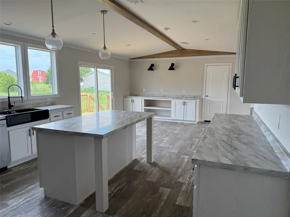 163 Red Fox Ct, Weatherford, TX 76088