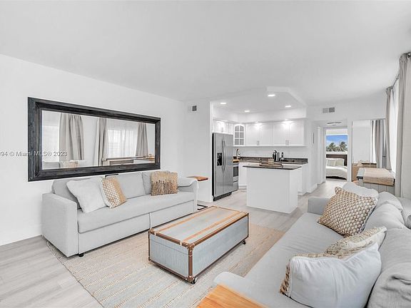 5th image of 300 Oregon St APT 309