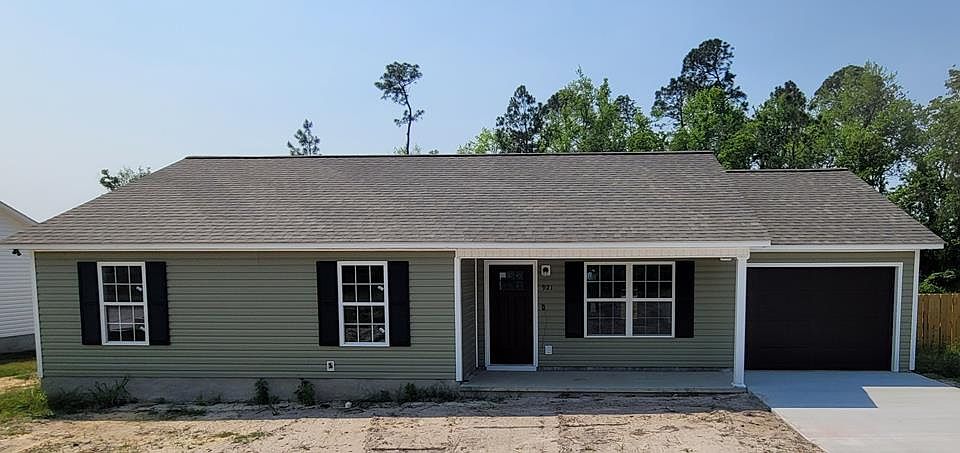 1st image of 921 Evergreen Ln