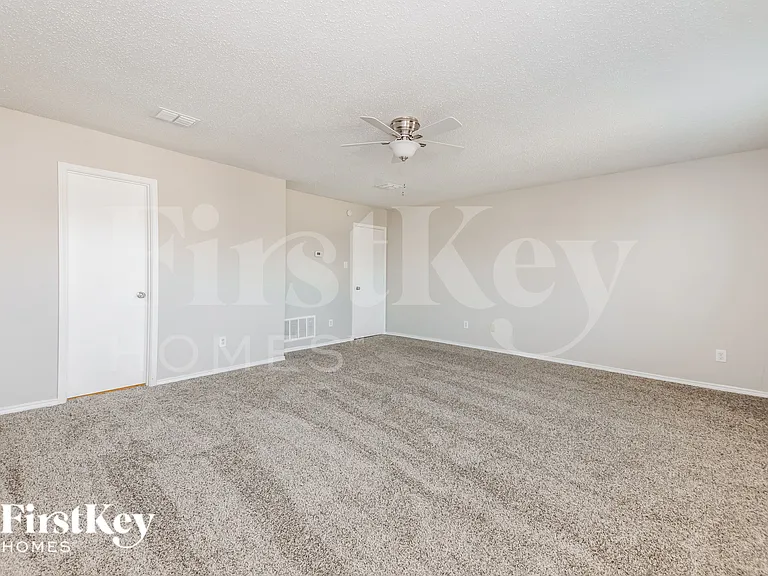 4519 Green Meadow Dr — Photo 10