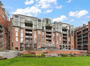 21 Dallas Rd #330, Victoria, BC V8V4Z9