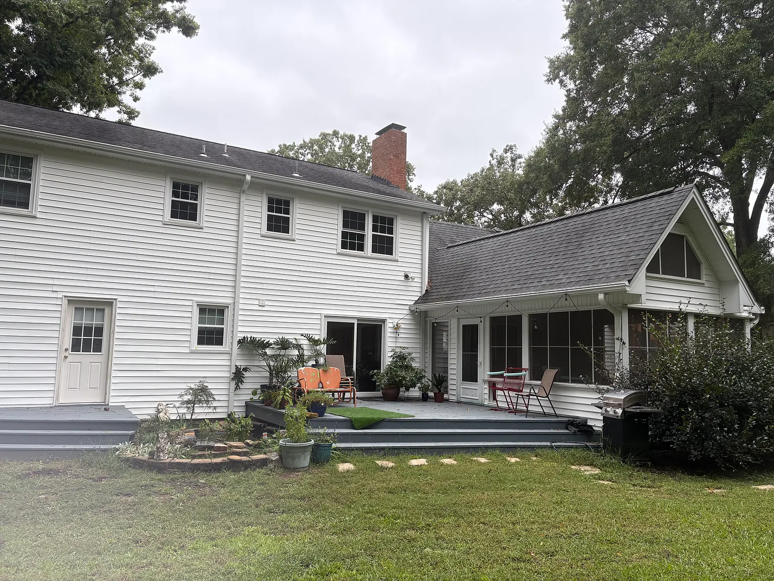 4 bed, 3.5 bath, 2500 sqft, $3,200 — Photo 3