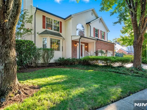 484 Adler Way, Paramus, NJ 07652