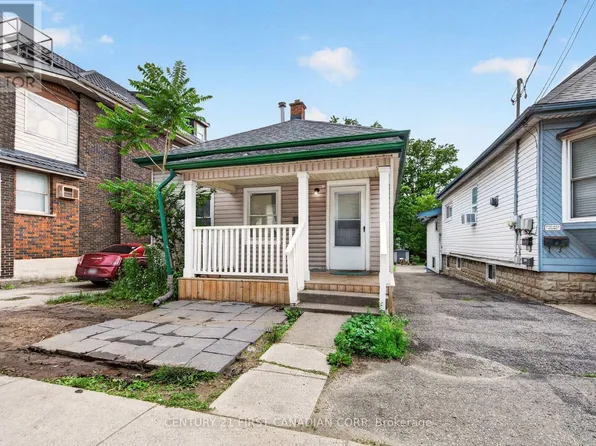 713 Adelaide St N, London, ON N5Y 2L4