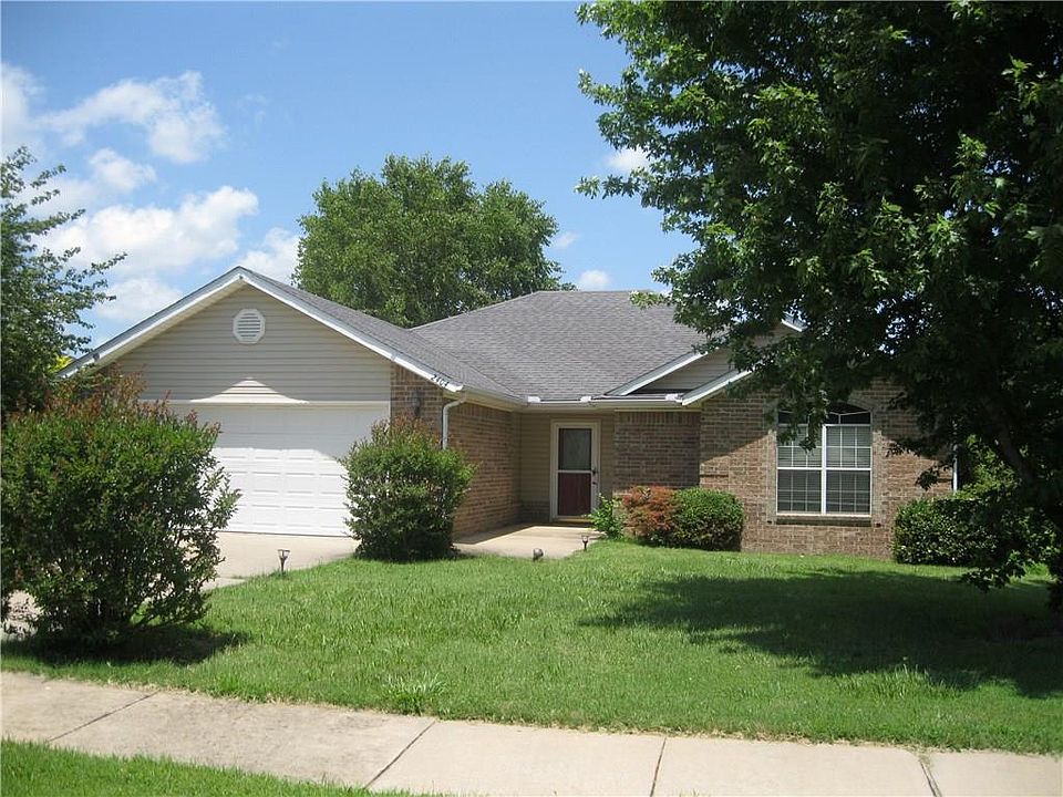 1st image of 2404 SW 16th St