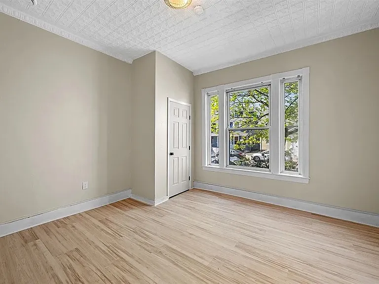 4-4-4A Broad St #1 — Photo 6