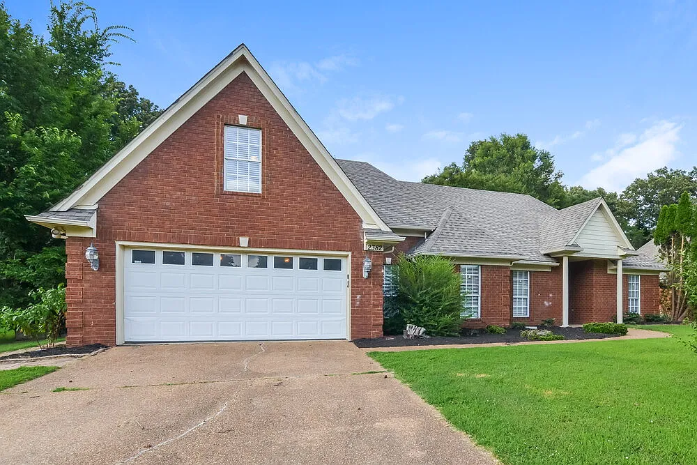 4 bed, 3.0 bath, 1963 sqft, $2,075 — Photo 1