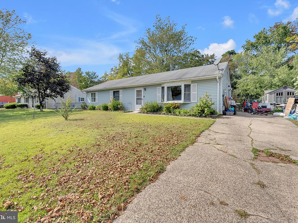 1st image of 215 Coville Dr