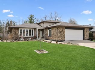 425 79th St, Willowbrook, IL