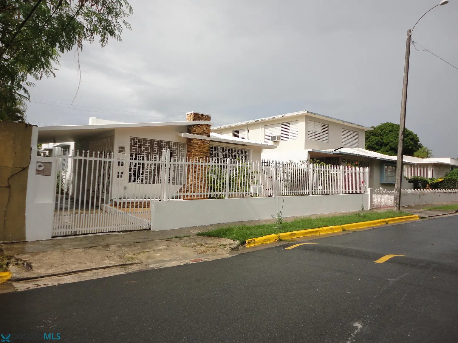 3 bed, 3.0 bath, 1800 sqft, $3,000 — Photo 3