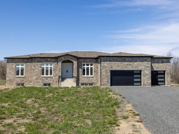 138 Hineman St, Kingston, ON K7L 0G2