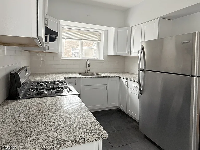 109 William St #4 — Photo 4