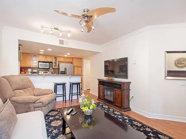 15273 Maturin Dr Unit 30, San Diego, CA 92127