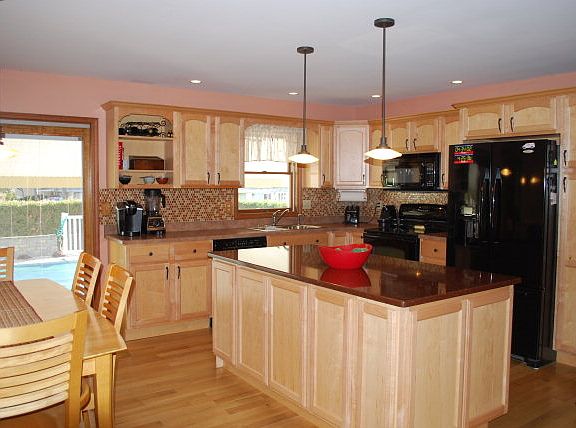 2nd image of 10 Dorchester Dr