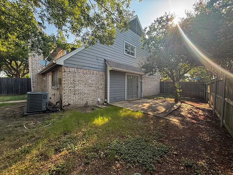 612-614 Towne House Ln — Photo 31