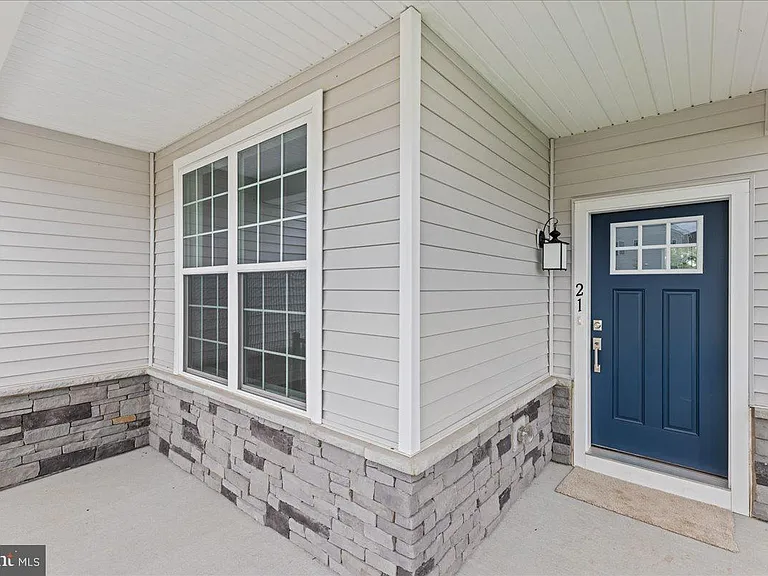 21 William Boyer Dr — Photo 3