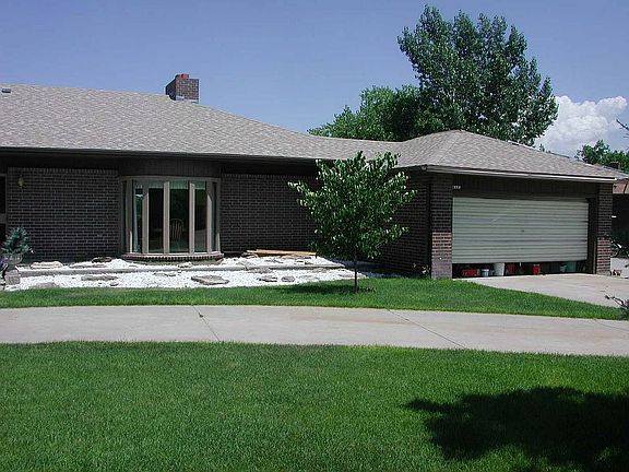 2nd image of 417 Park Circle Dr
