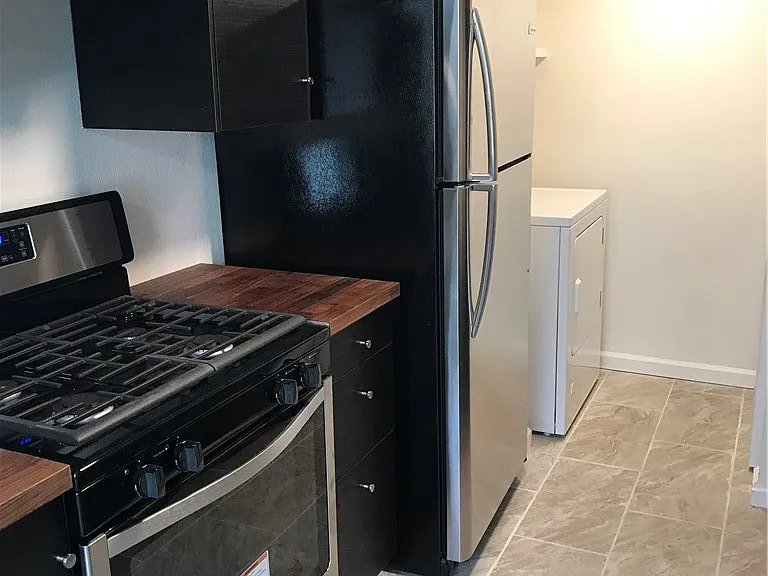 454 E Avenue Q3 #5 — Photo 4