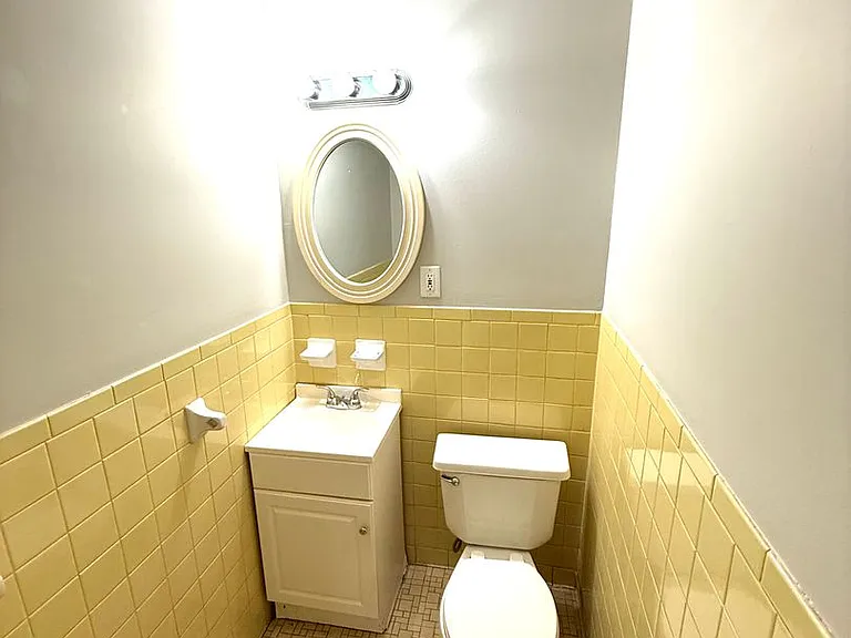 535 Lawndale Ln — Photo 10