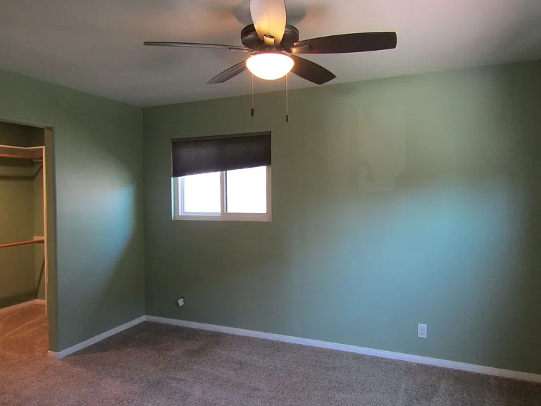 225 Cyclone St — Photo 11