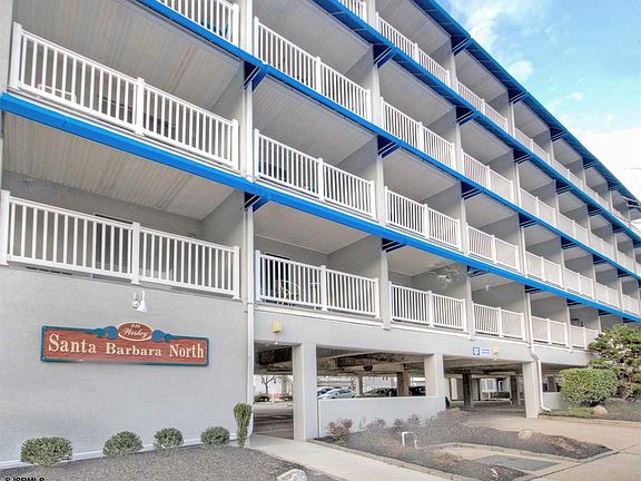 3rd image of 928 Wesley Ave APT 309