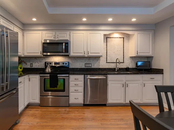 11270 36th Pl N, Plymouth, MN 55441