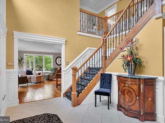 3rd image of 9 N Country Lakes Dr