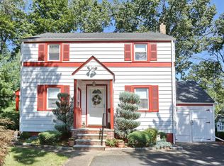 2 Delaware Ave, Dumont, NJ 07628