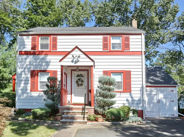 2 Delaware Ave, Dumont, NJ 07628