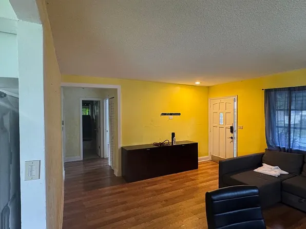 2704 NW 48th St, Tamarac, FL 33309