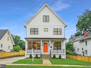 2504 2nd Rd N, Arlington, VA 22201